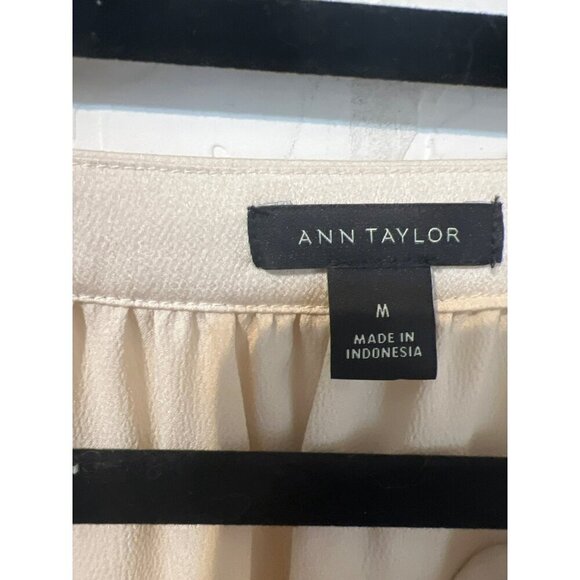 Ann Taylor Cream Sz M Blouse Covered Buttons Balloon Printed Sleeves - Picture 5 of 9